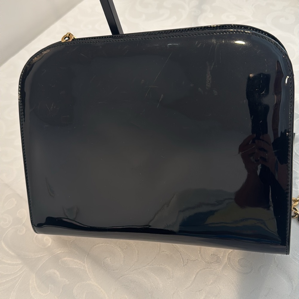 Salvatore Ferragamo Black Patent Leather Gold Chain Shoulder Bag - Picture 4 of 13